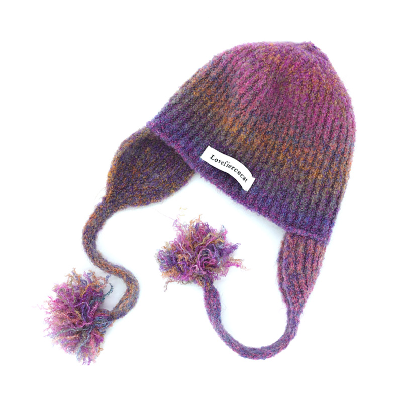 Gradient Yarn Trappers with Woven Loop Label - Image 3